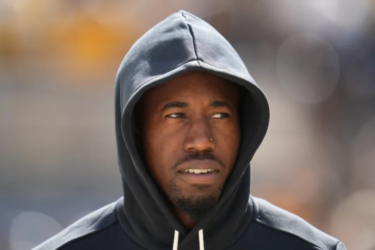 Cowboys acquiring cornerback Joey Porter Jr. from the Steelers for 2 draft picks, AP sources say